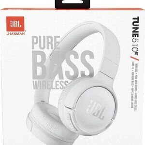 🎧 JBL Tune 520BT – On-Ear Wireless Headphones (White)